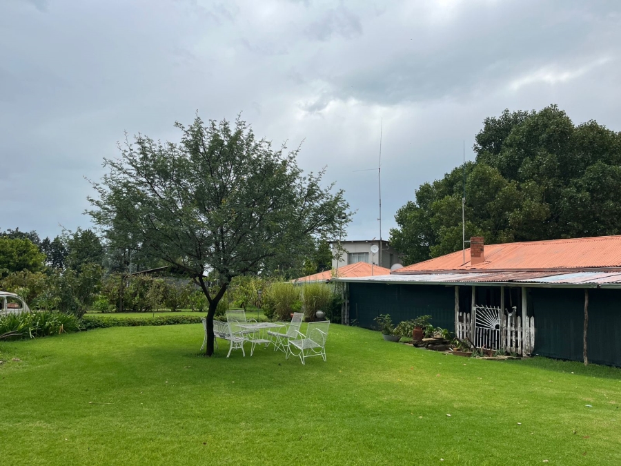 6 Bedroom Property for Sale in Ladybrand Rural Free State
